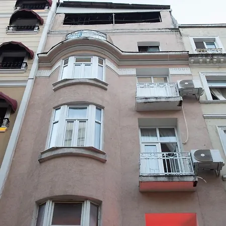 Renovated In Taksim Near Istiklal *