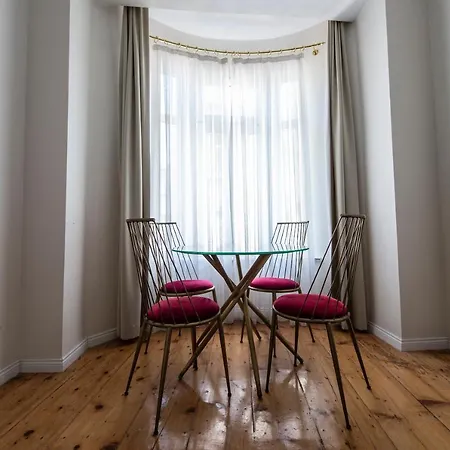 Apartment Renovated In Taksim Near Istiklal